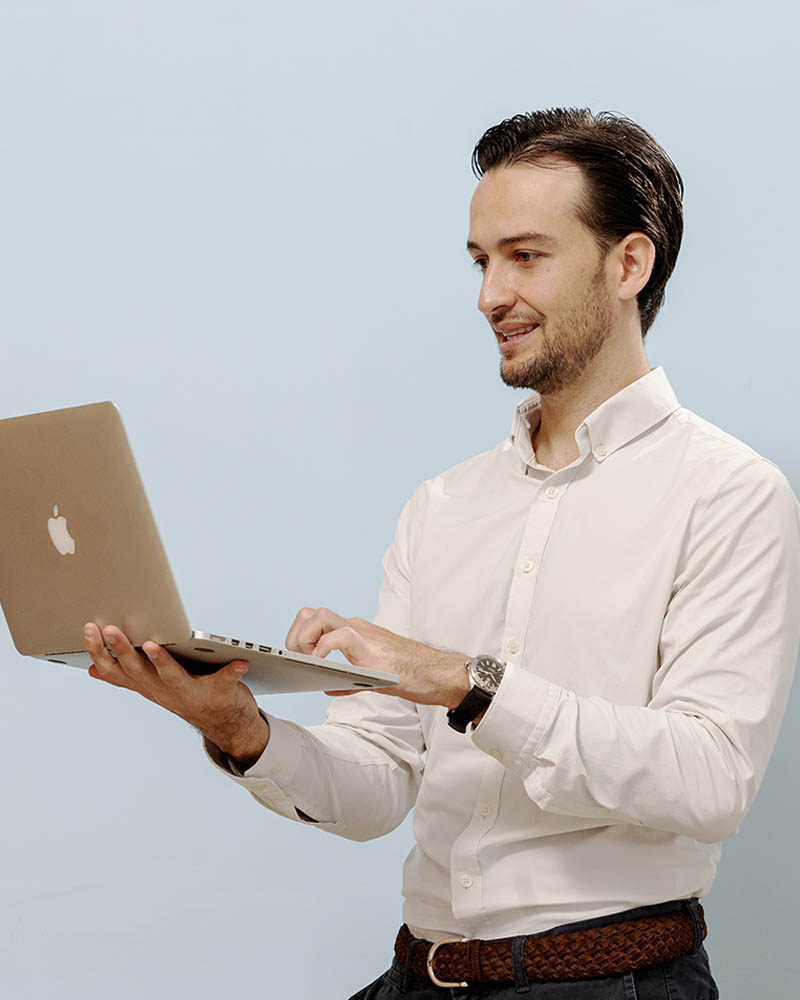 Victor, CEO“Hago mis mejores ofertas y gano más oportunidades en Cobu Bussiness”